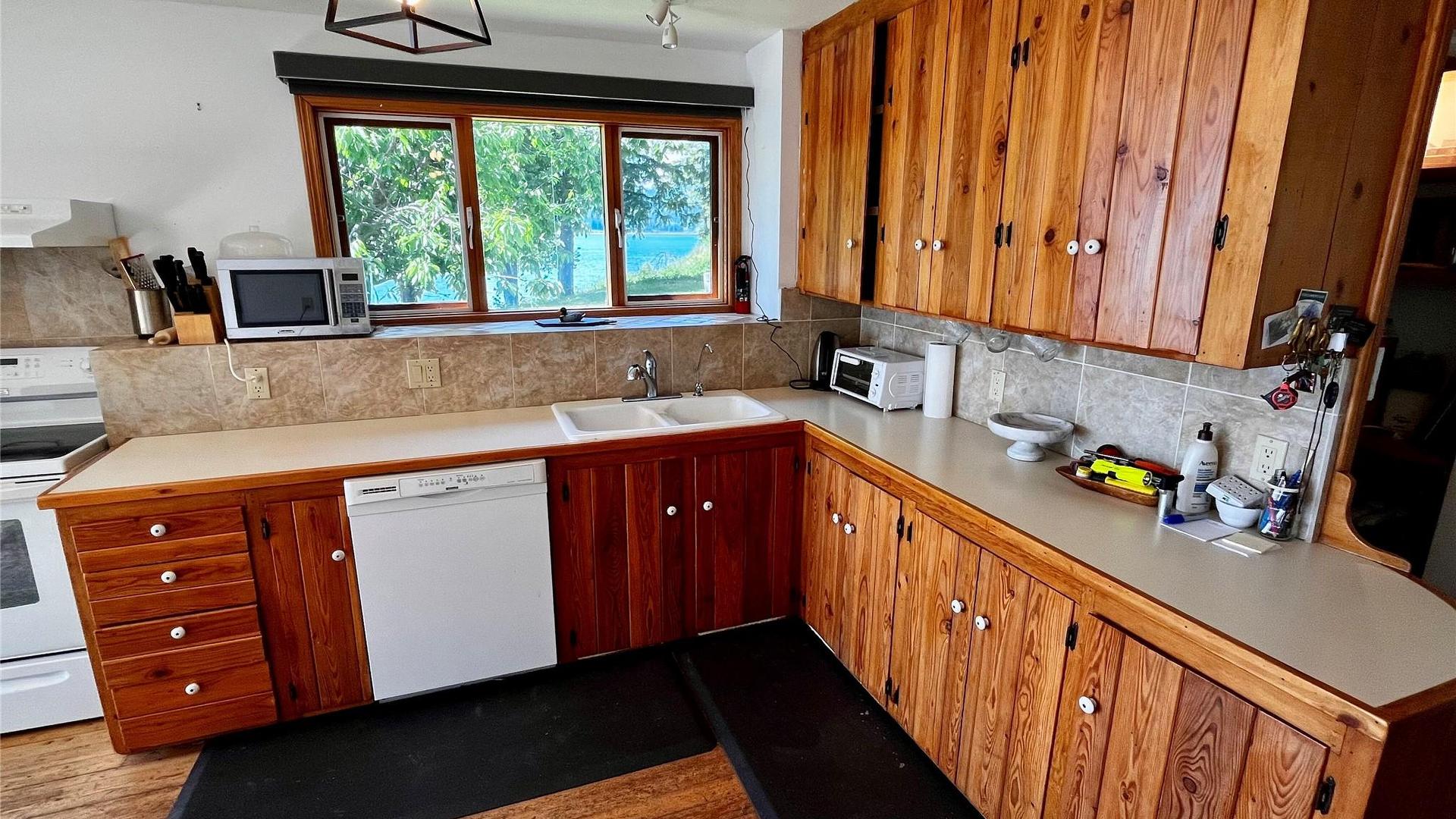 









620


APPLEGROVE

Road,
Fauquier,




BC
V0G 1K0

