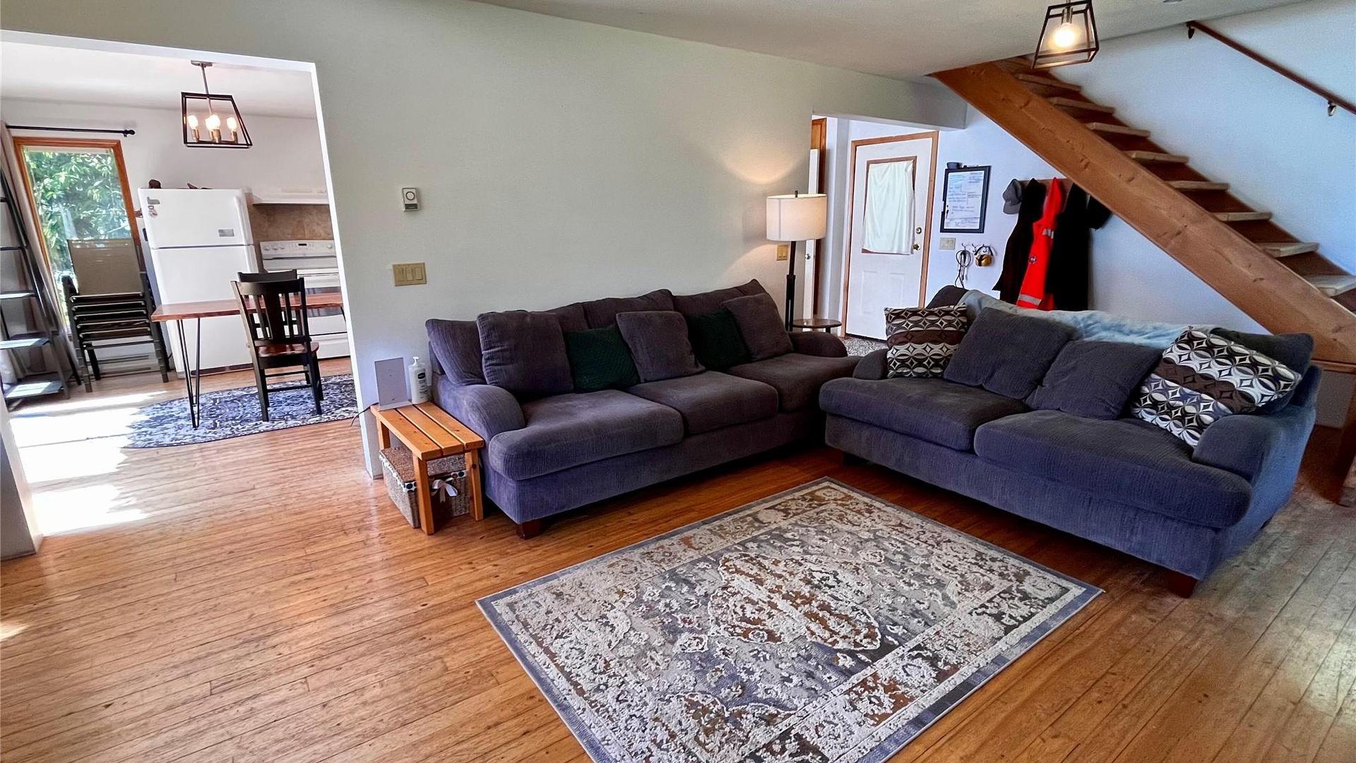 









620


APPLEGROVE

Road,
Fauquier,




BC
V0G 1K0

