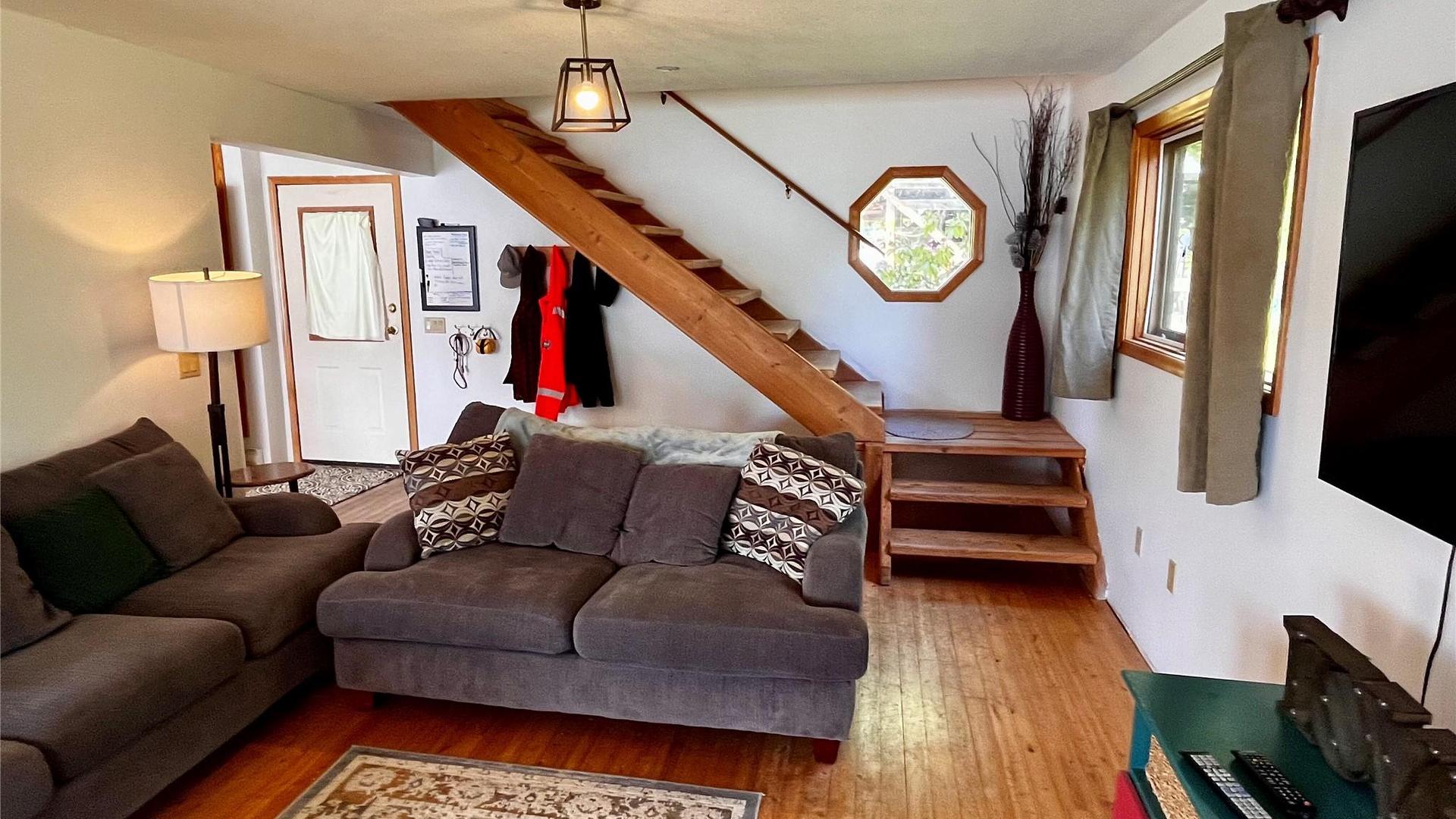 









620


APPLEGROVE

Road,
Fauquier,




BC
V0G 1K0

