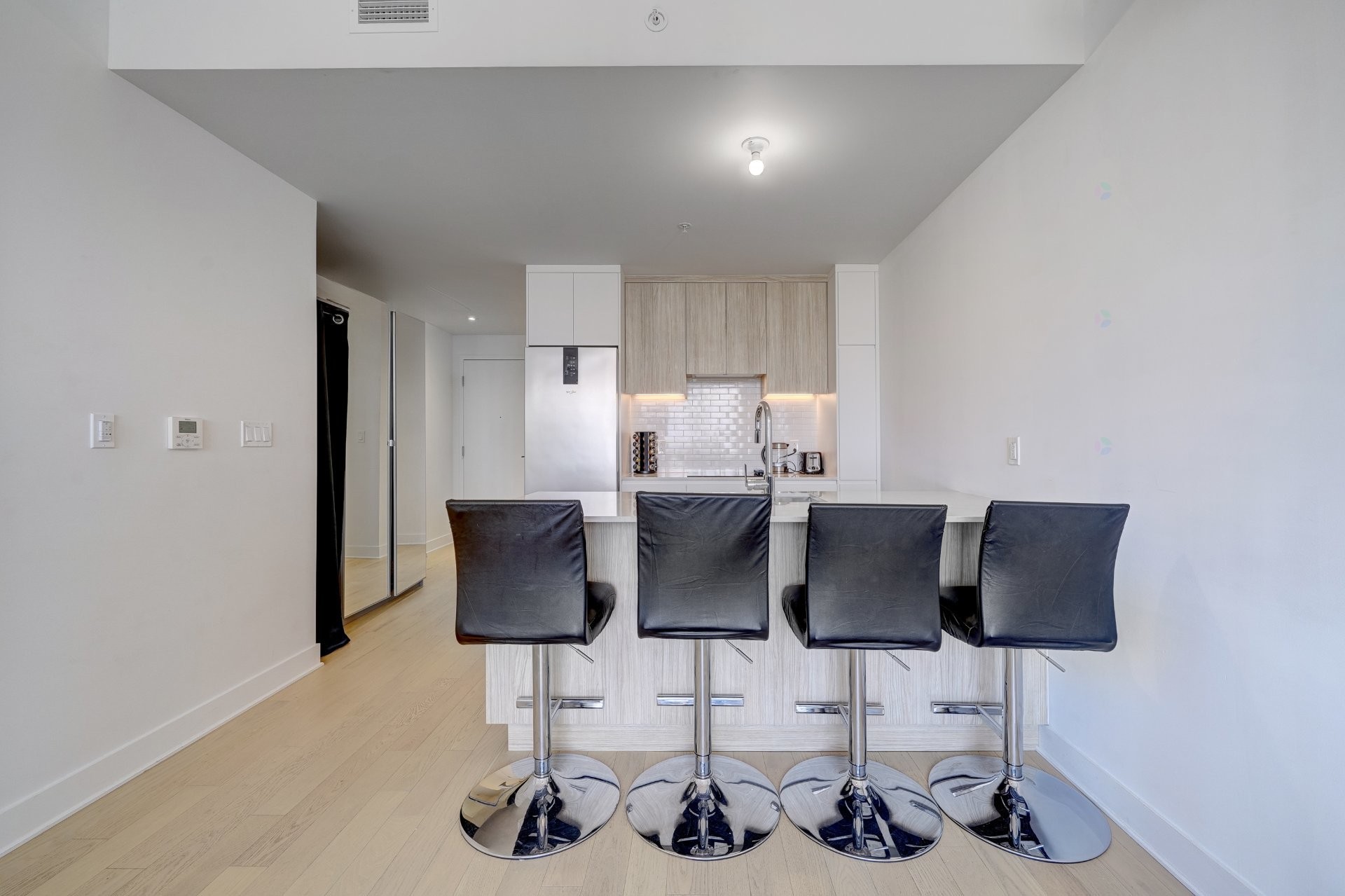 









200


Rue Marie-Charles-Le Moyne

, 1421,
Longueuil (Le Vieux-Longueuil),




QC
J4K8C2

