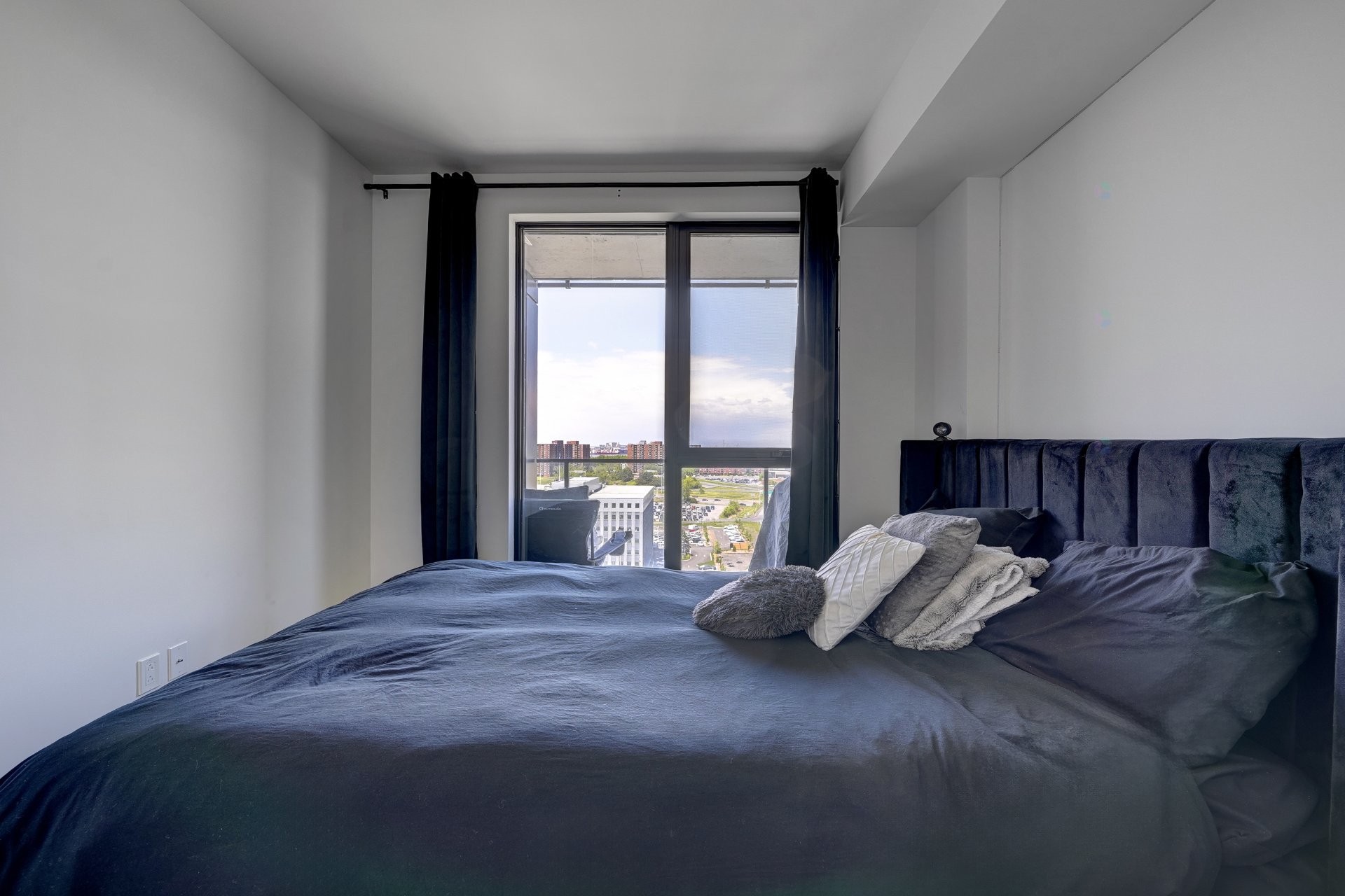 









200


Rue Marie-Charles-Le Moyne

, 1421,
Longueuil (Le Vieux-Longueuil),




QC
J4K8C2

