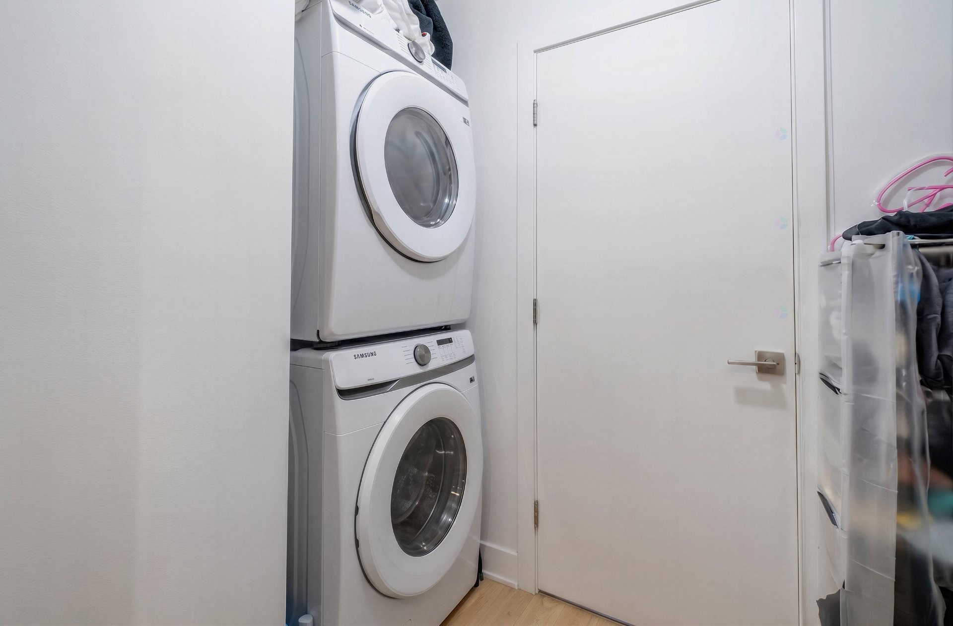 









200


Rue Marie-Charles-Le Moyne

, 1421,
Longueuil (Le Vieux-Longueuil),




QC
J4K8C2

