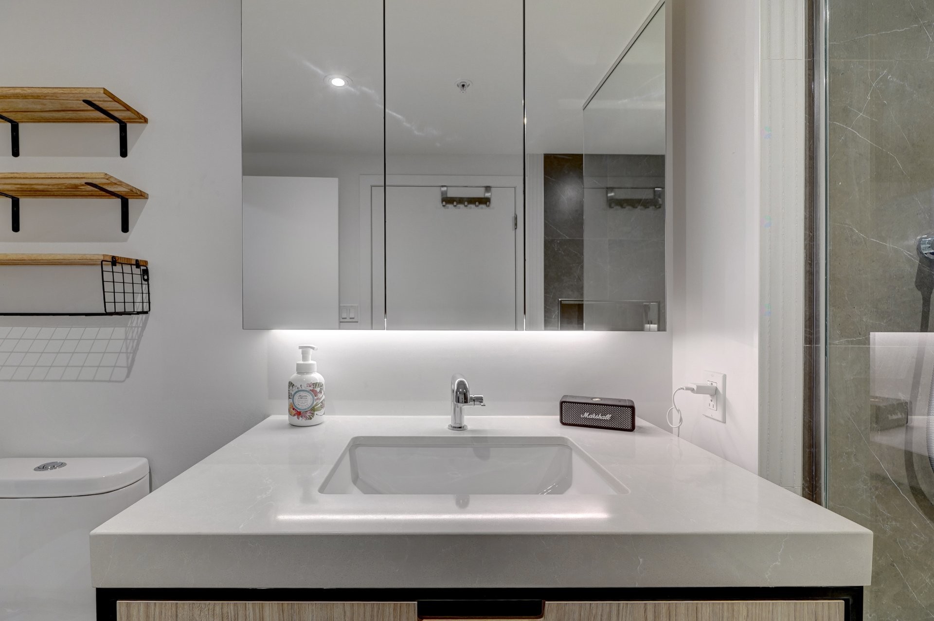 









200


Rue Marie-Charles-Le Moyne

, 1421,
Longueuil (Le Vieux-Longueuil),




QC
J4K8C2

