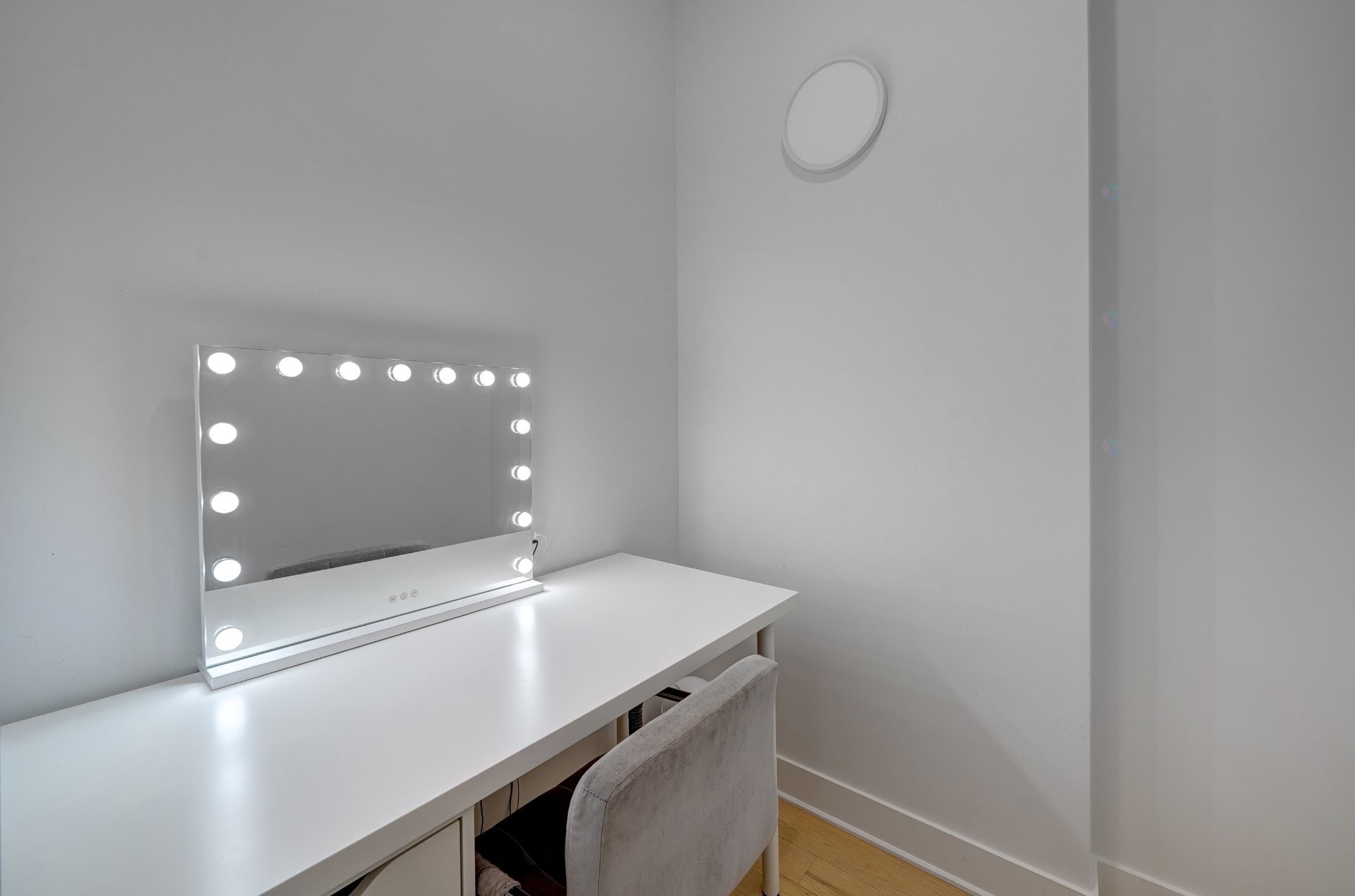 









200


Rue Marie-Charles-Le Moyne

, 1421,
Longueuil (Le Vieux-Longueuil),




QC
J4K8C2

