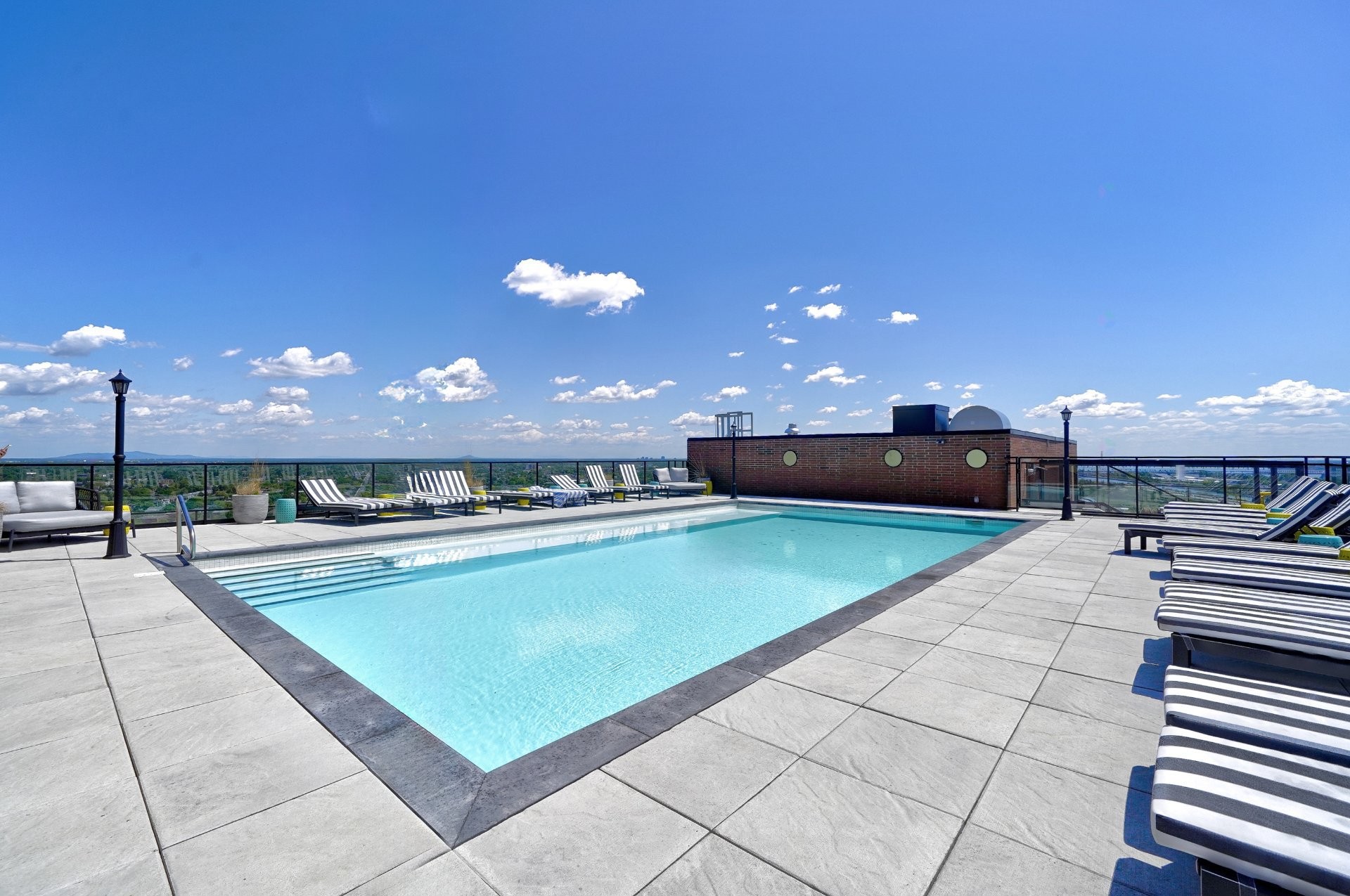 









200


Rue Marie-Charles-Le Moyne

, 1421,
Longueuil (Le Vieux-Longueuil),




QC
J4K8C2

