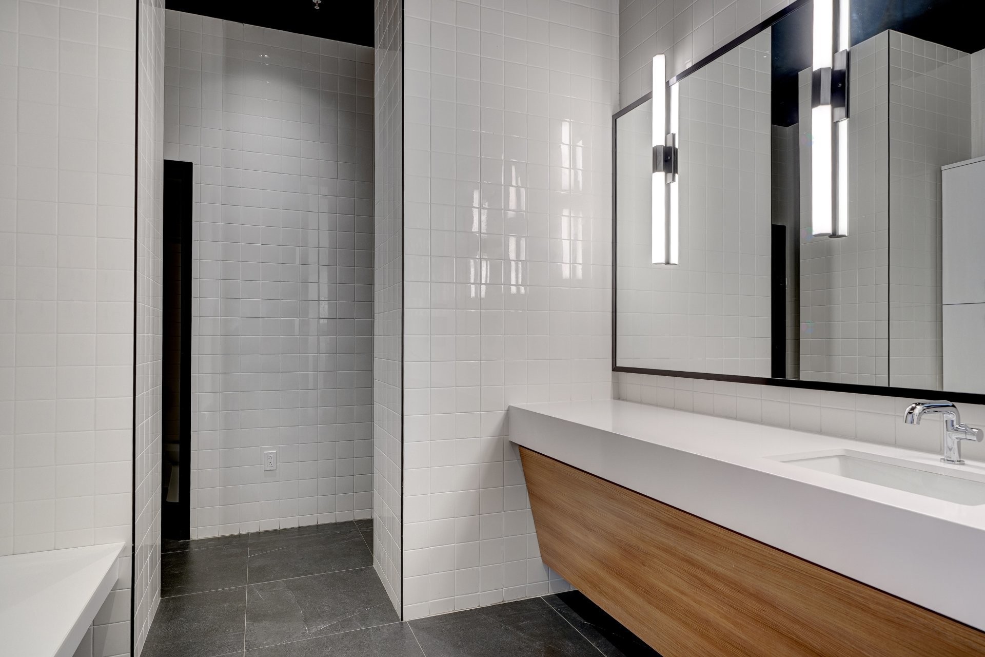 









200


Rue Marie-Charles-Le Moyne

, 1421,
Longueuil (Le Vieux-Longueuil),




QC
J4K8C2

