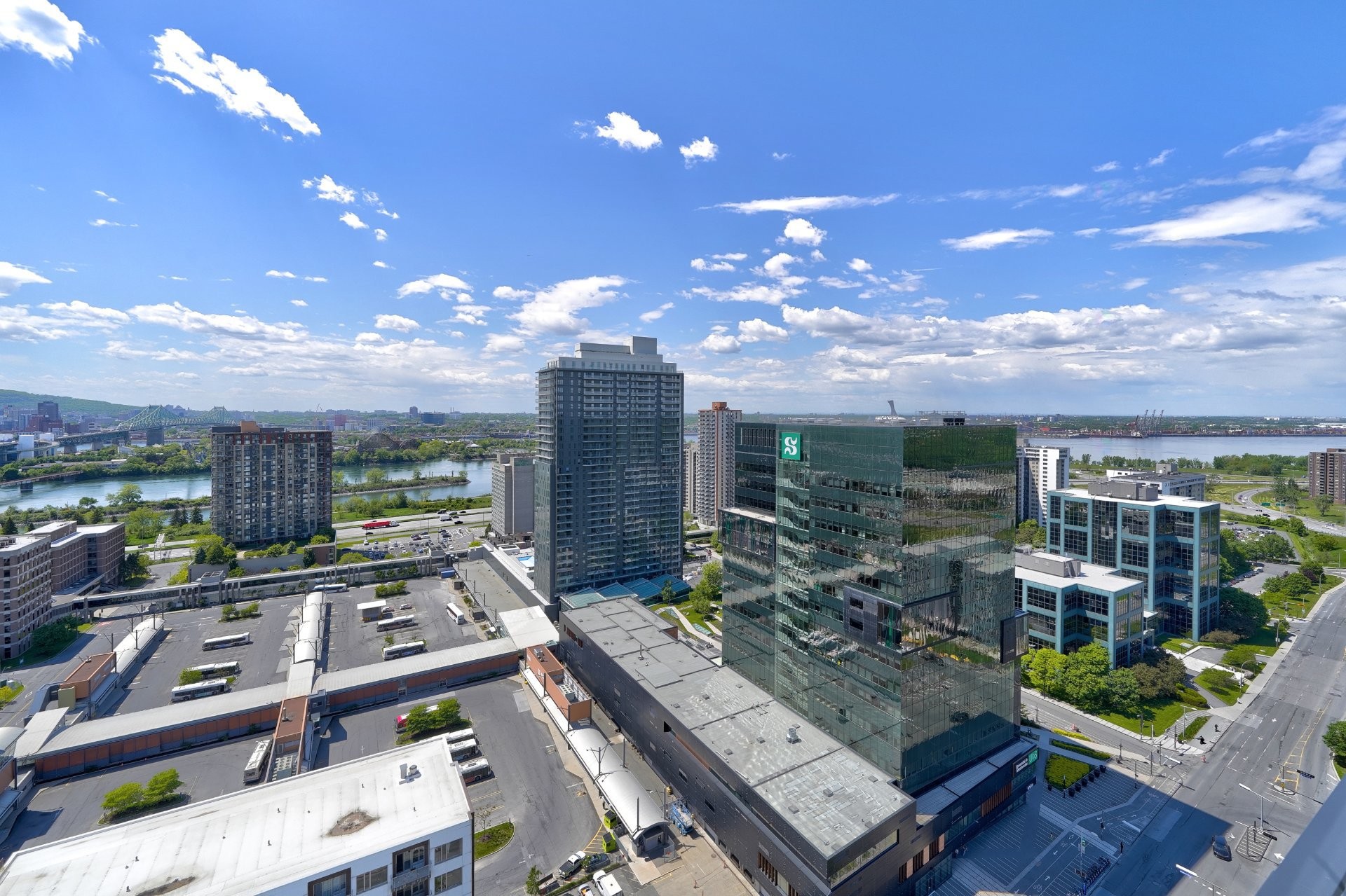 









200


Rue Marie-Charles-Le Moyne

, 1421,
Longueuil (Le Vieux-Longueuil),




QC
J4K8C2

