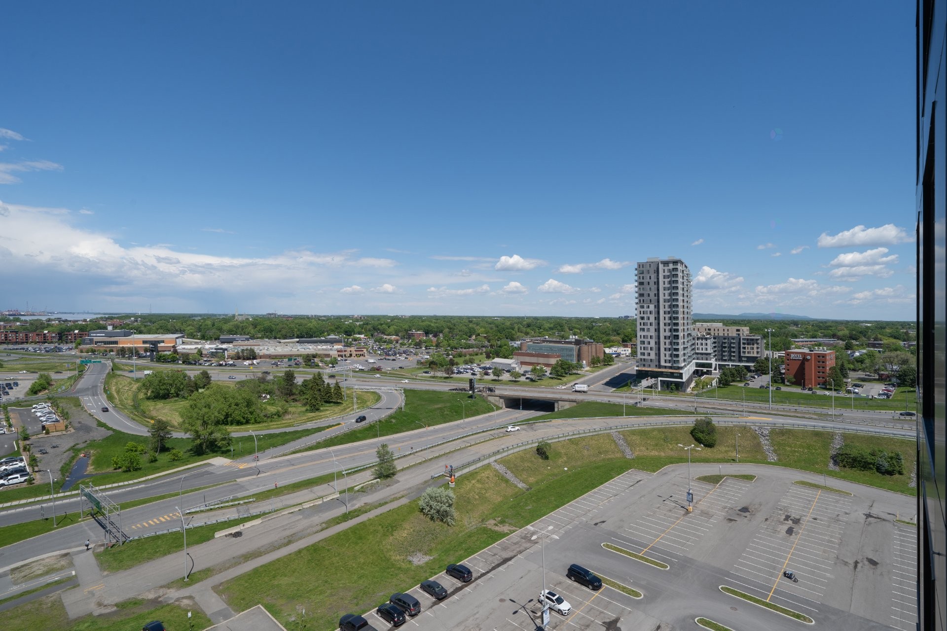 









200


Rue Marie-Charles-Le Moyne

, 1421,
Longueuil (Le Vieux-Longueuil),




QC
J4K8C2

