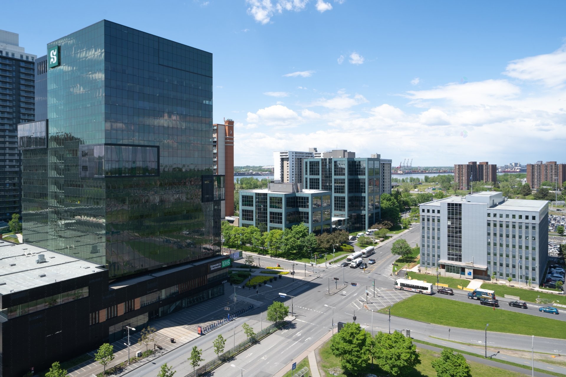 









200


Rue Marie-Charles-Le Moyne

, 1421,
Longueuil (Le Vieux-Longueuil),




QC
J4K8C2

