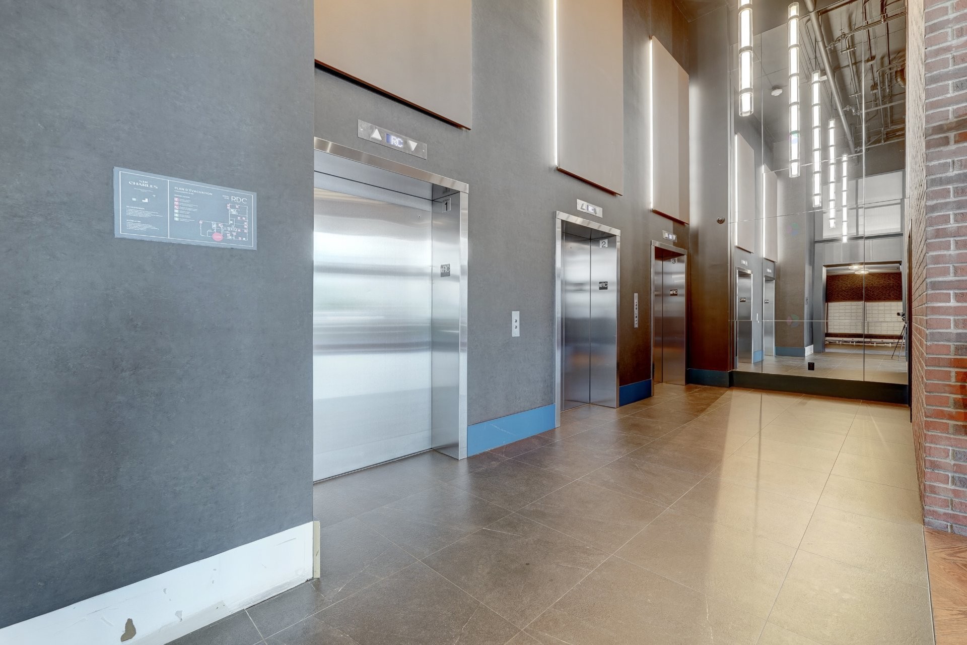 









200


Rue Marie-Charles-Le Moyne

, 1421,
Longueuil (Le Vieux-Longueuil),




QC
J4K8C2

