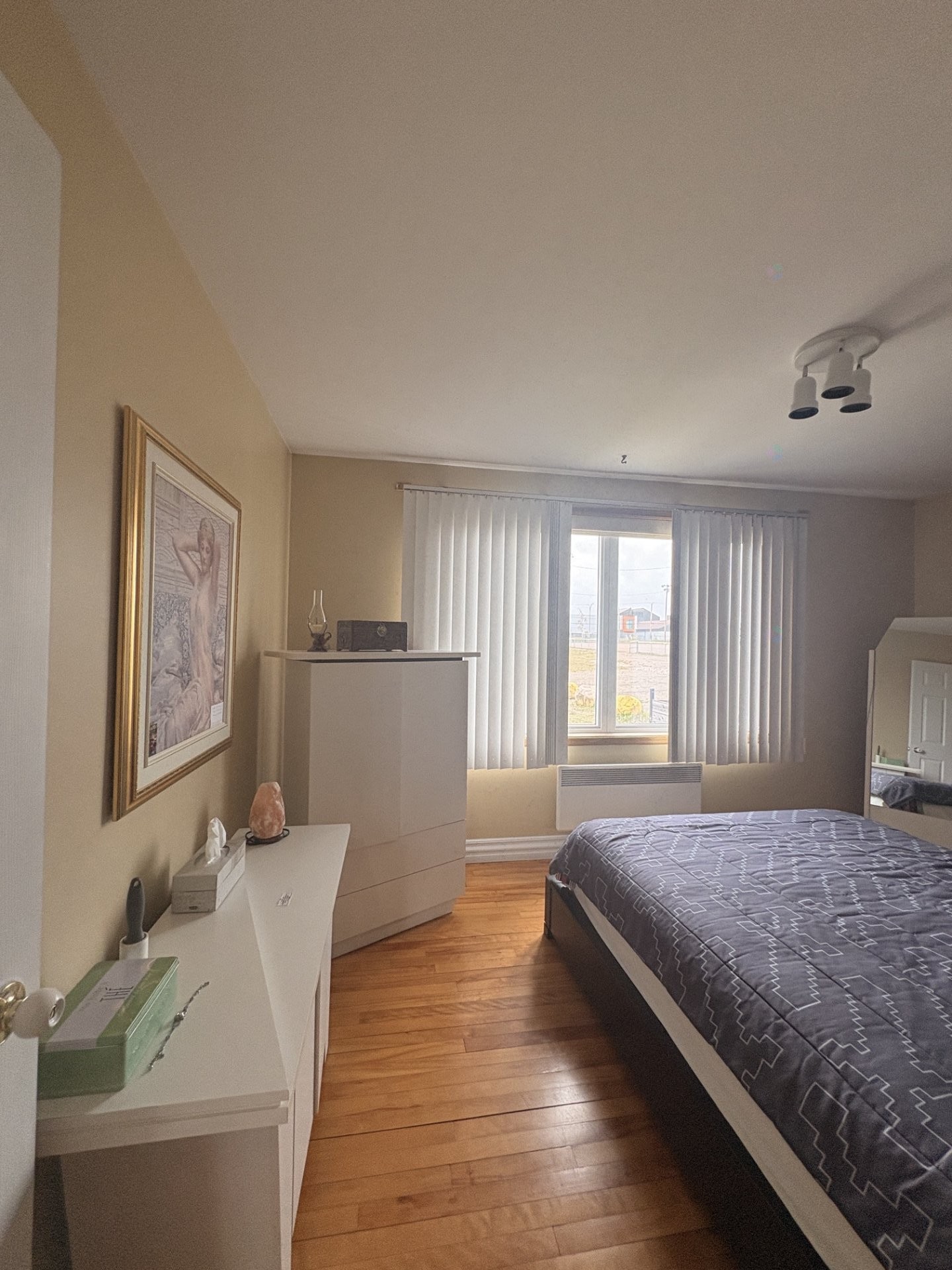 









563


Av. Iberville

,
Sept-Îles,




QC
G4R2E3

