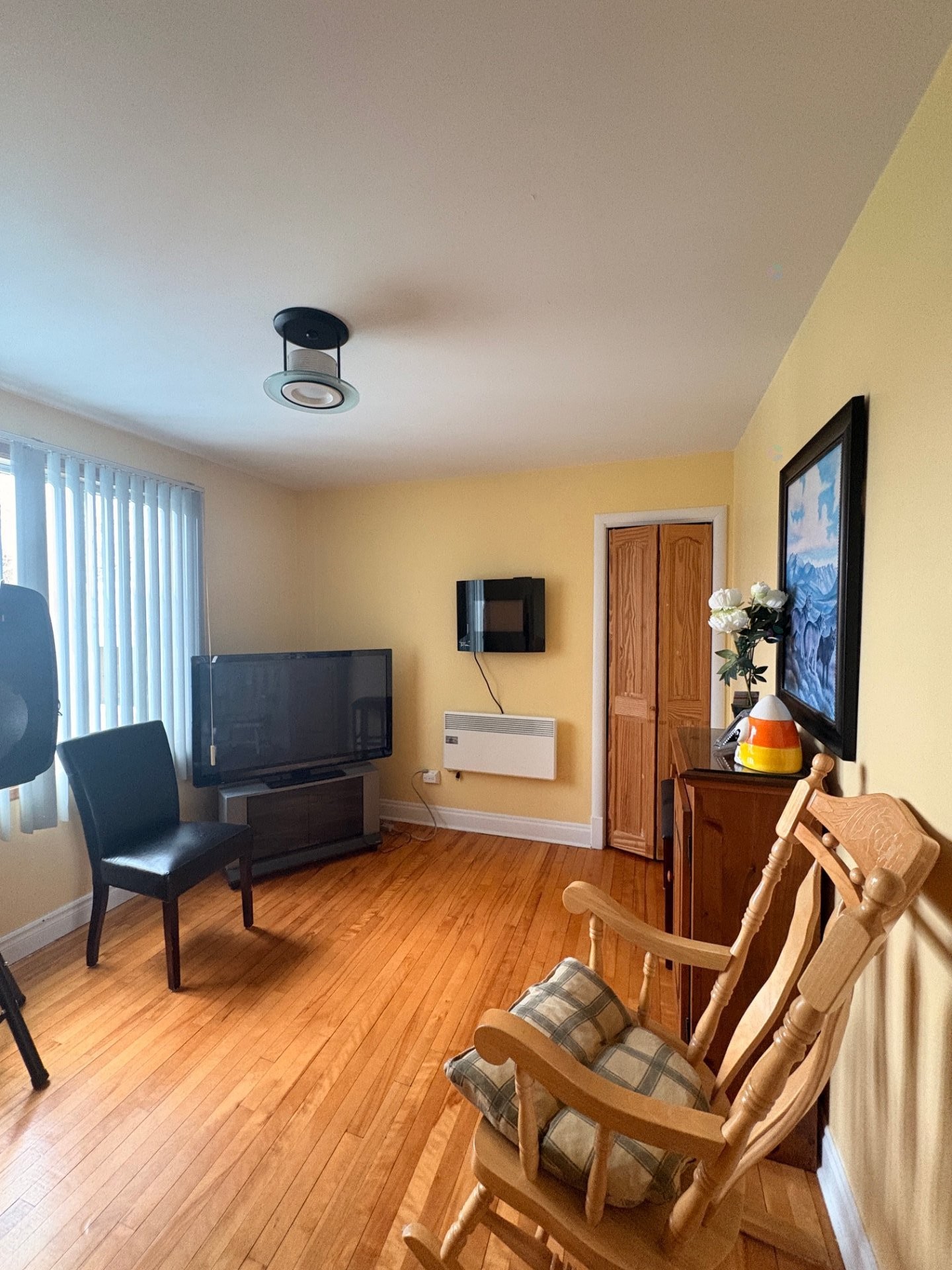 









563


Av. Iberville

,
Sept-Îles,




QC
G4R2E3

