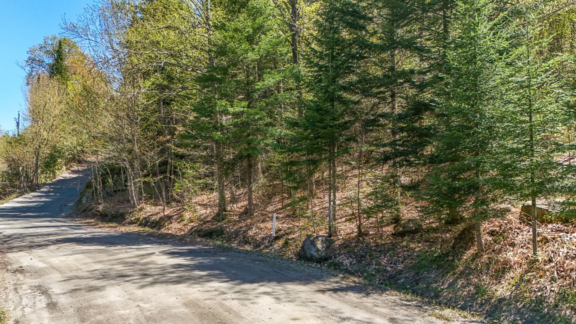 












520e Avenue

,
Saint-Hippolyte,







QC
J8A3J5


