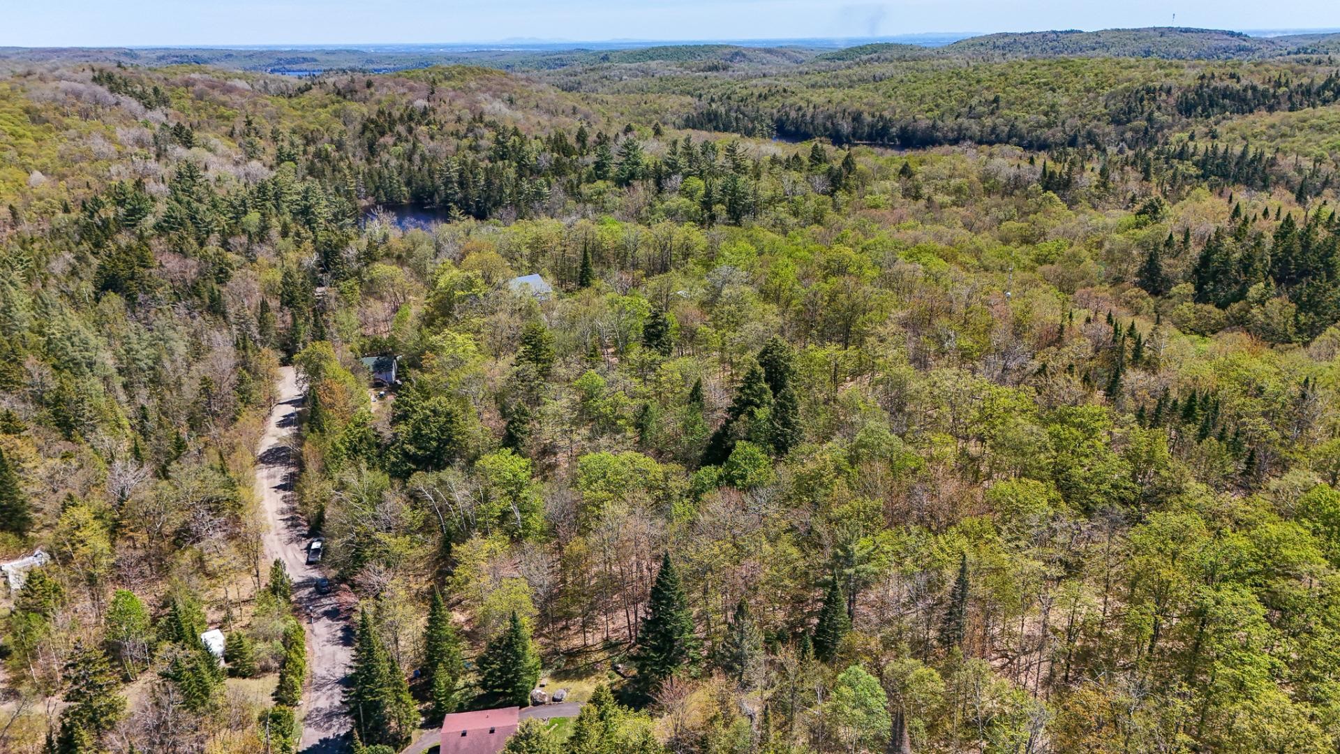 












520e Avenue

,
Saint-Hippolyte,







QC
J8A3J5


