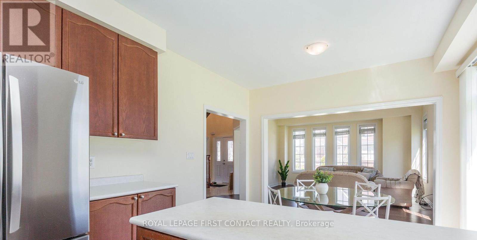 












1 GRIFFIN GATE

,
Barrie,




Ontario
L4M7G4

