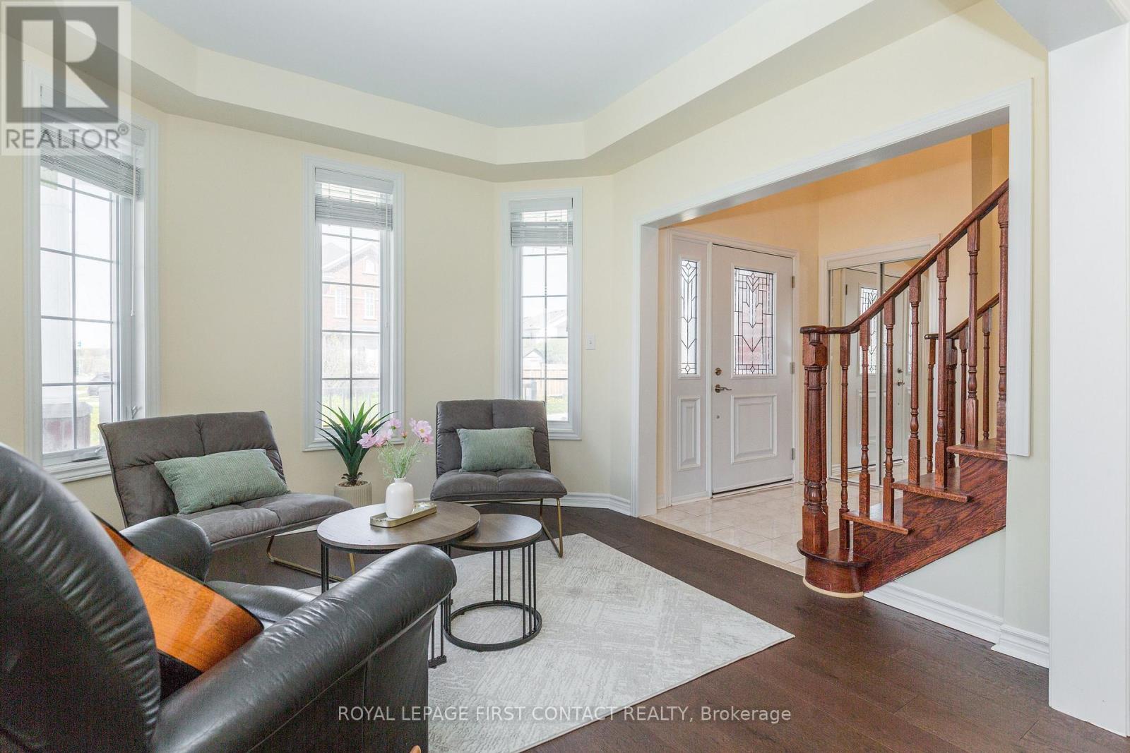 












1 GRIFFIN GATE

,
Barrie,




Ontario
L4M7G4

