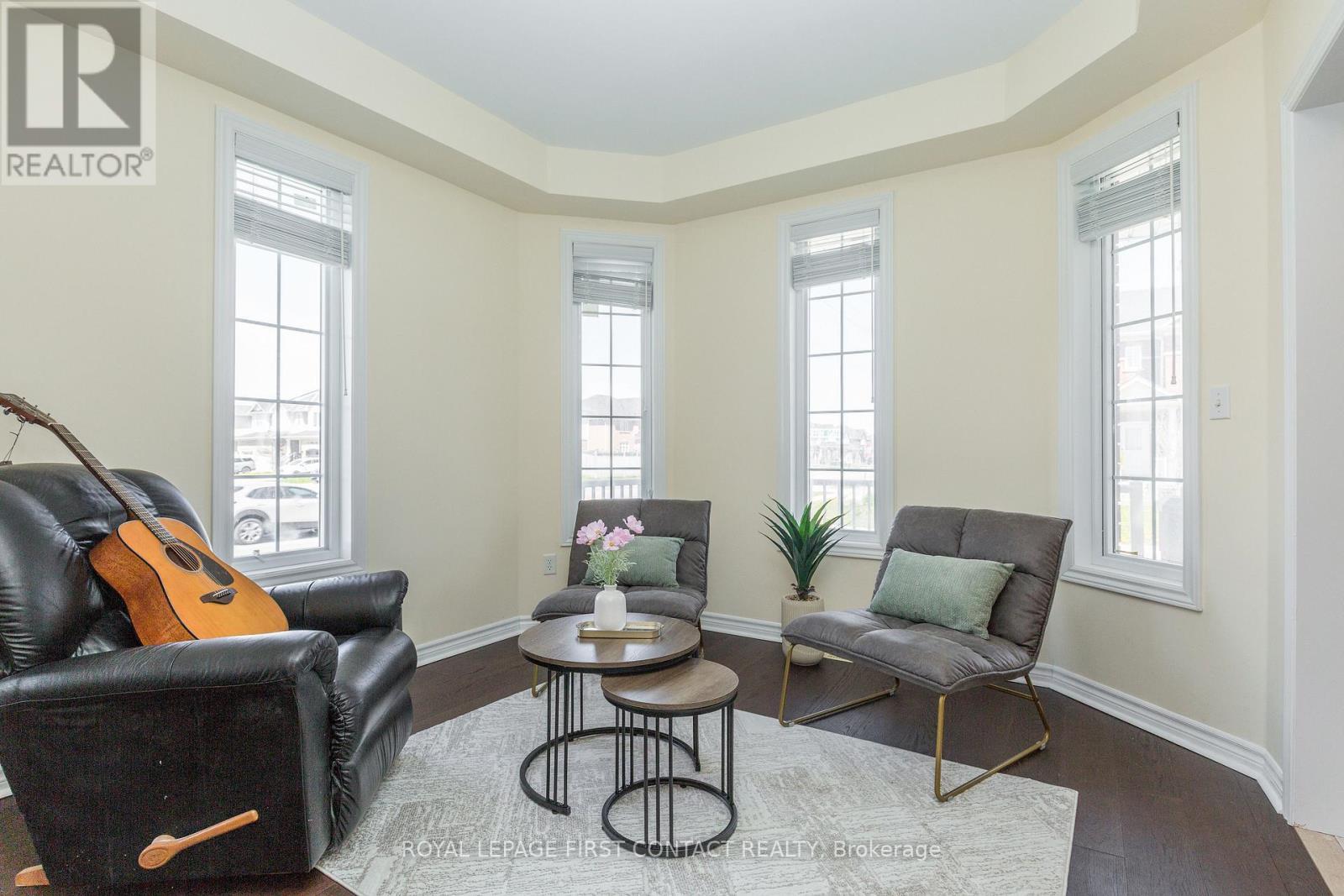 












1 GRIFFIN GATE

,
Barrie,




Ontario
L4M7G4

