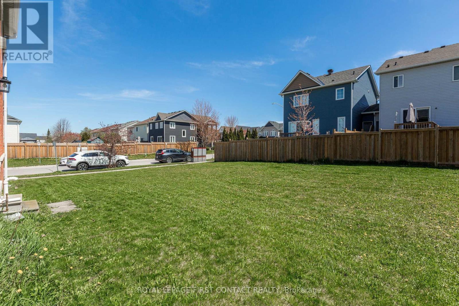 












1 GRIFFIN GATE

,
Barrie,




Ontario
L4M7G4


