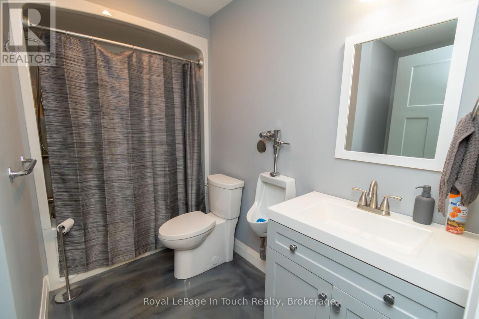 












1388 CEDARPOINT ROAD

,
Tiny,




Ontario
L0L2J0


