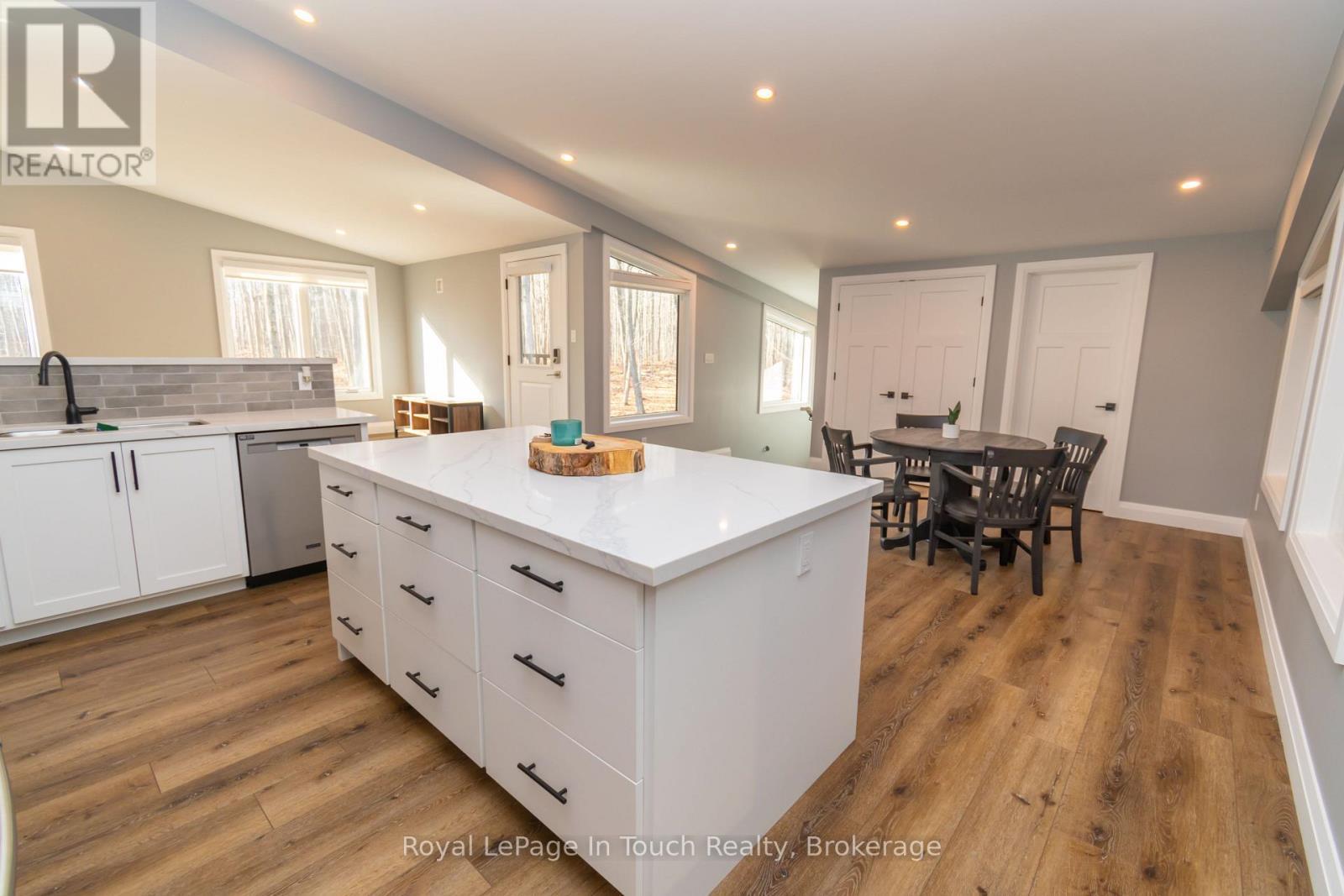 












1388 CEDARPOINT ROAD

,
Tiny,




Ontario
L0L2J0


