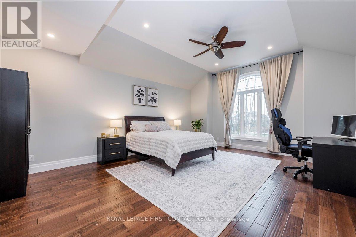 












3500 CRESCENT HARBOUR ROAD

,
Innisfil,




Ontario
L9S2Y8

