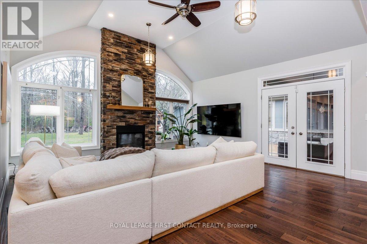 












3500 CRESCENT HARBOUR ROAD

,
Innisfil,




Ontario
L9S2Y8

