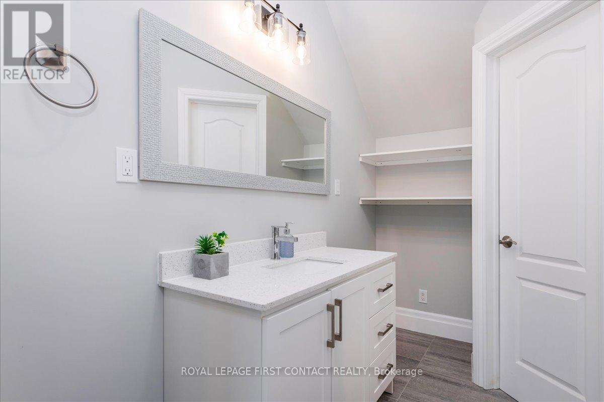 












3500 CRESCENT HARBOUR ROAD

,
Innisfil,




Ontario
L9S2Y8

