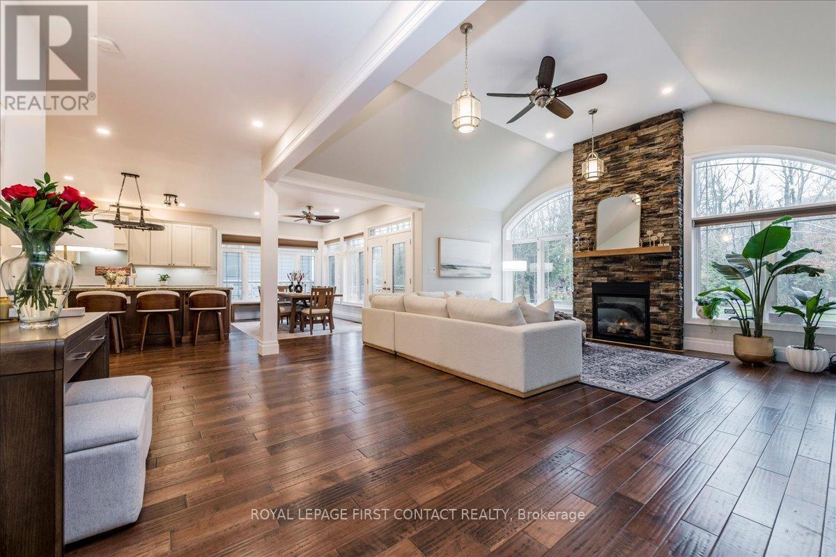 












3500 CRESCENT HARBOUR ROAD

,
Innisfil,




Ontario
L9S2Y8

