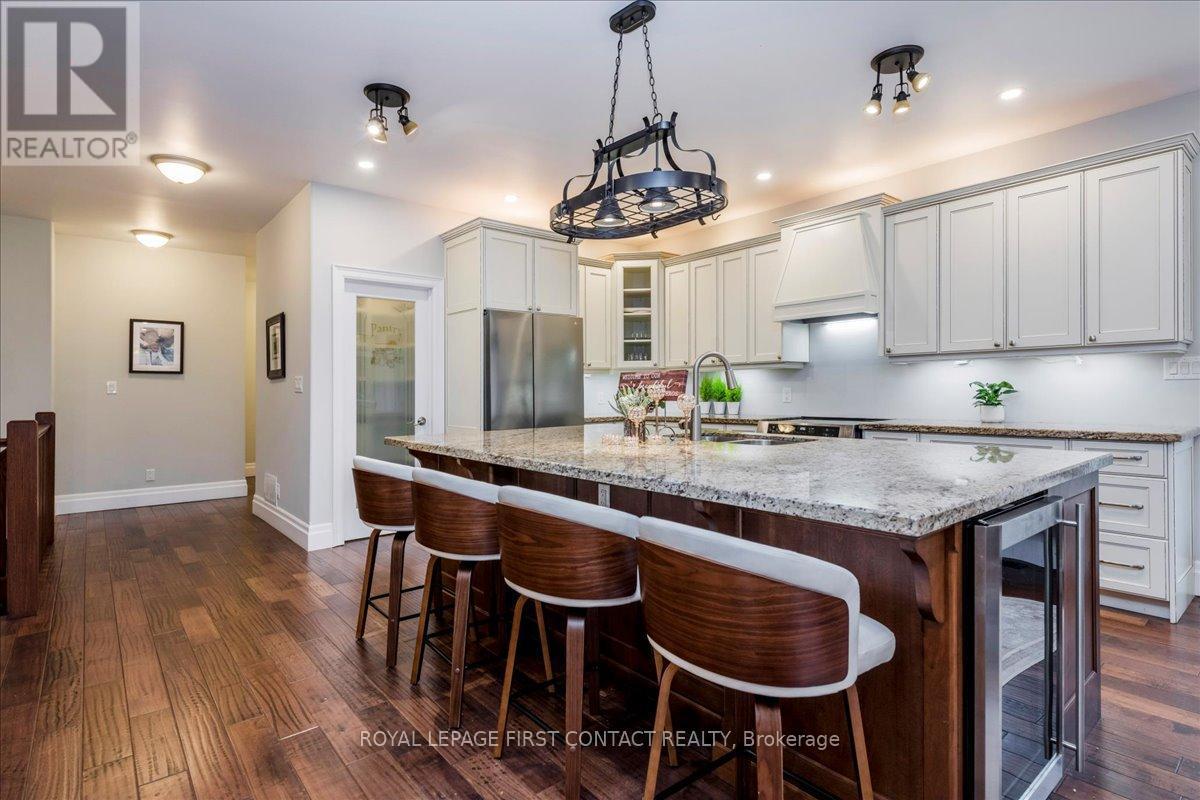 












3500 CRESCENT HARBOUR ROAD

,
Innisfil,




Ontario
L9S2Y8

