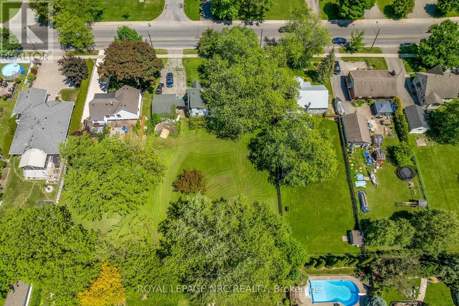 












237 FIRST AVENUE

,
Welland (N. Welland),




Ontario
L3C1Y7

