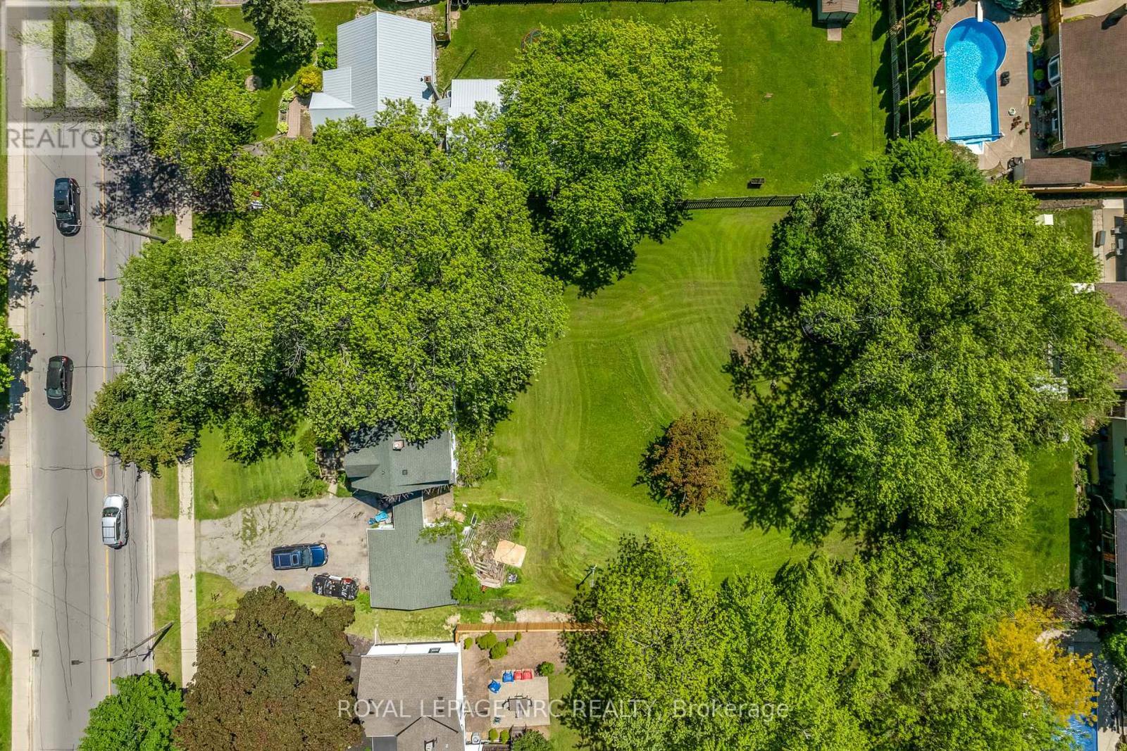 












237 FIRST AVENUE

,
Welland (N. Welland),




Ontario
L3C1Y7

