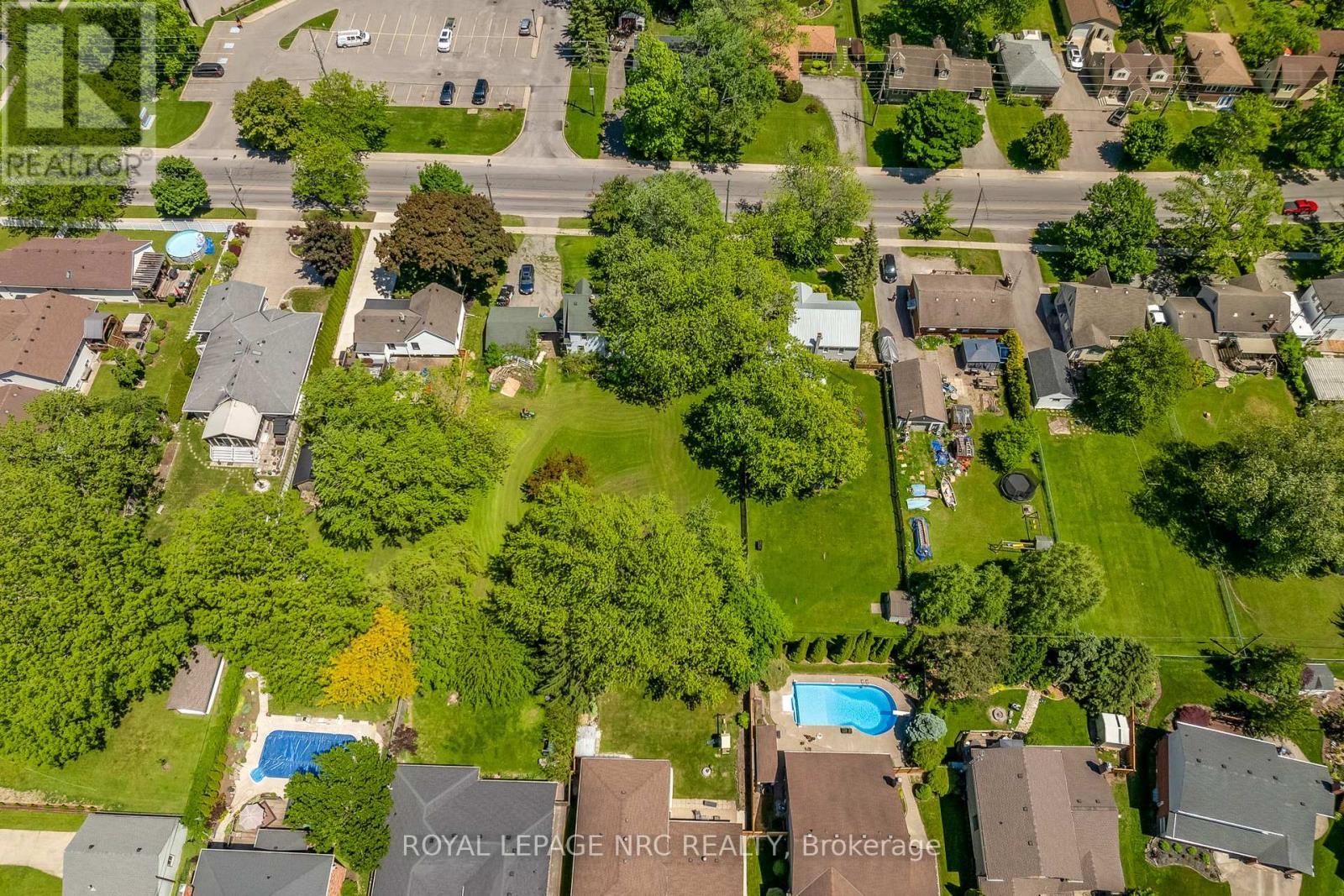 












237 FIRST AVENUE

,
Welland (N. Welland),




Ontario
L3C1Y7

