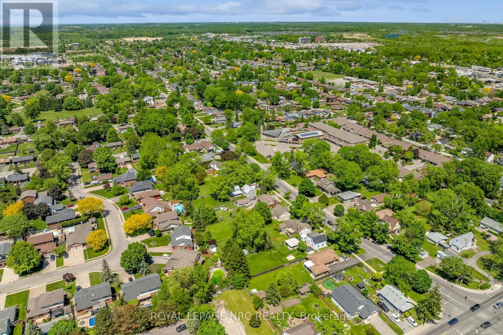 












237 FIRST AVENUE

,
Welland (N. Welland),




Ontario
L3C1Y7

