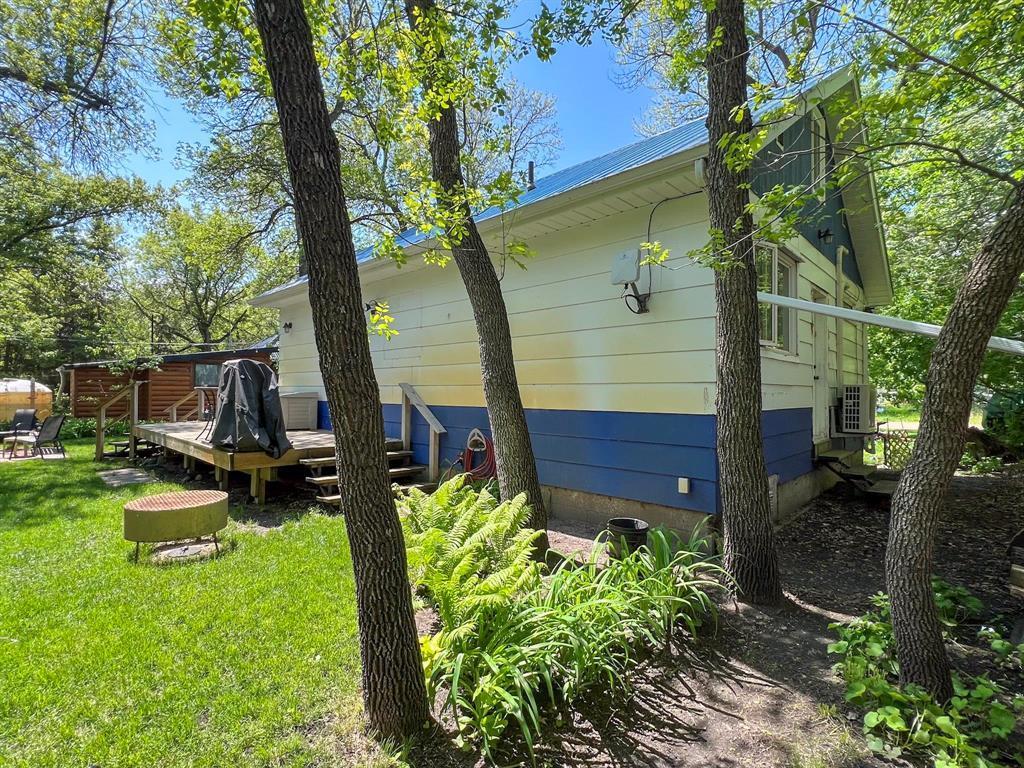 












330 Oak Drive

,
Oak Lake Beach,




Manitoba
R0M1P0

