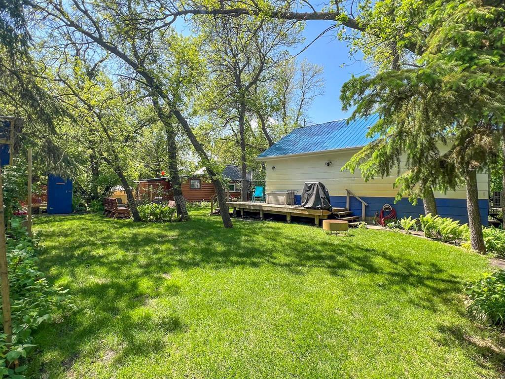 












330 Oak Drive

,
Oak Lake Beach,




Manitoba
R0M1P0

