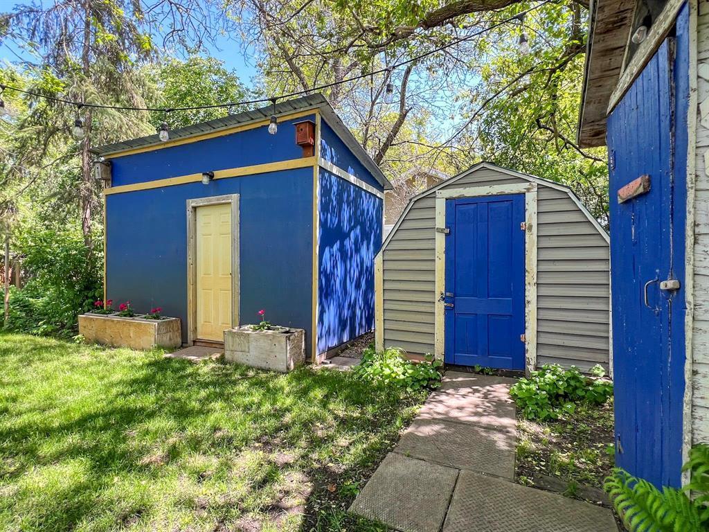 












330 Oak Drive

,
Oak Lake Beach,




Manitoba
R0M1P0

