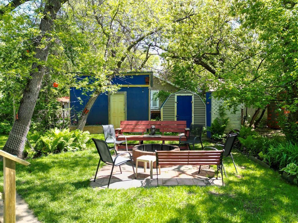 












330 Oak Drive

,
Oak Lake Beach,




Manitoba
R0M1P0

