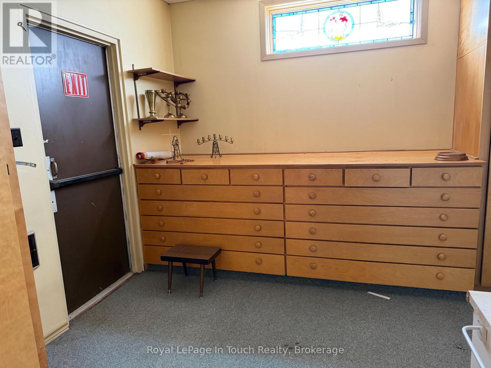 












396 ASSINIBOIA STREET

,
Tay (Port McNicoll),




Ontario
L0K1R0

