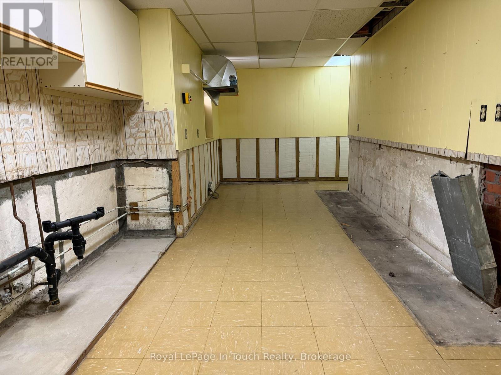 












396 ASSINIBOIA STREET

,
Tay (Port McNicoll),




Ontario
L0K1R0

