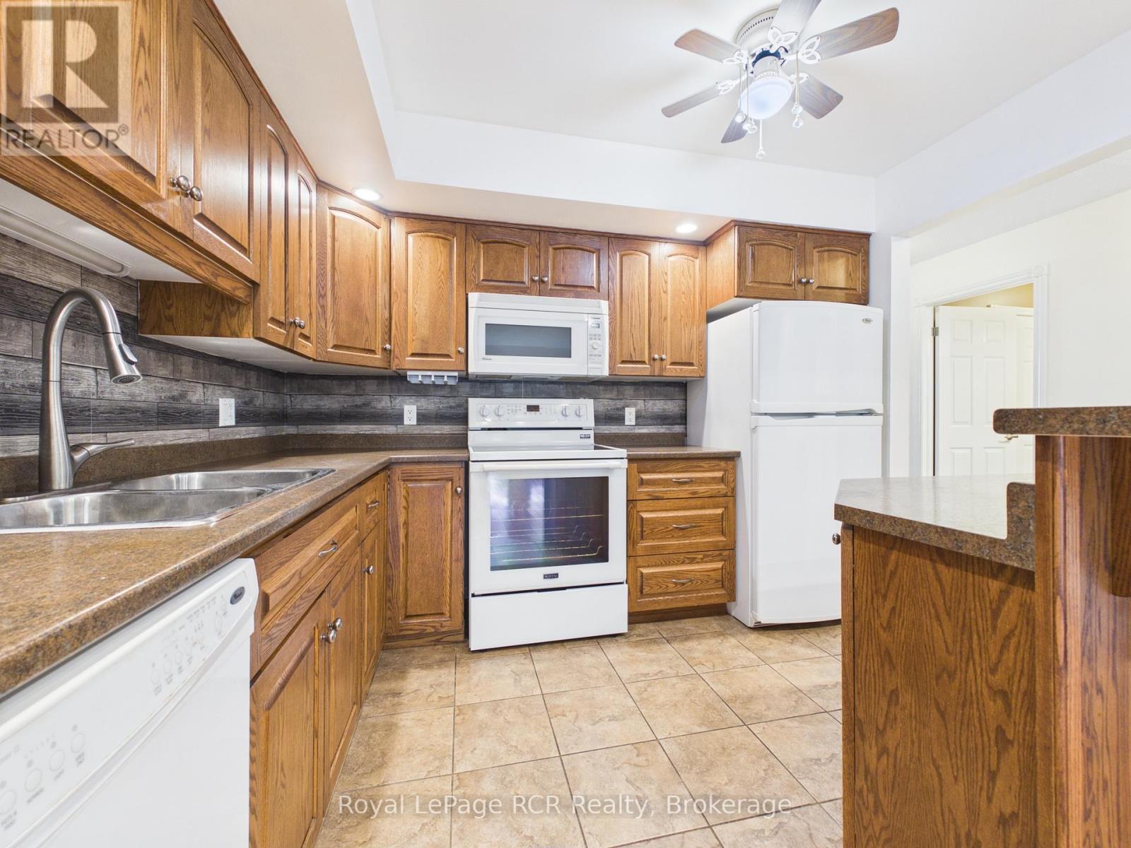 












423 CATHERINE STREET

,
North Huron (Wingham),




Ontario
N0G2W0


