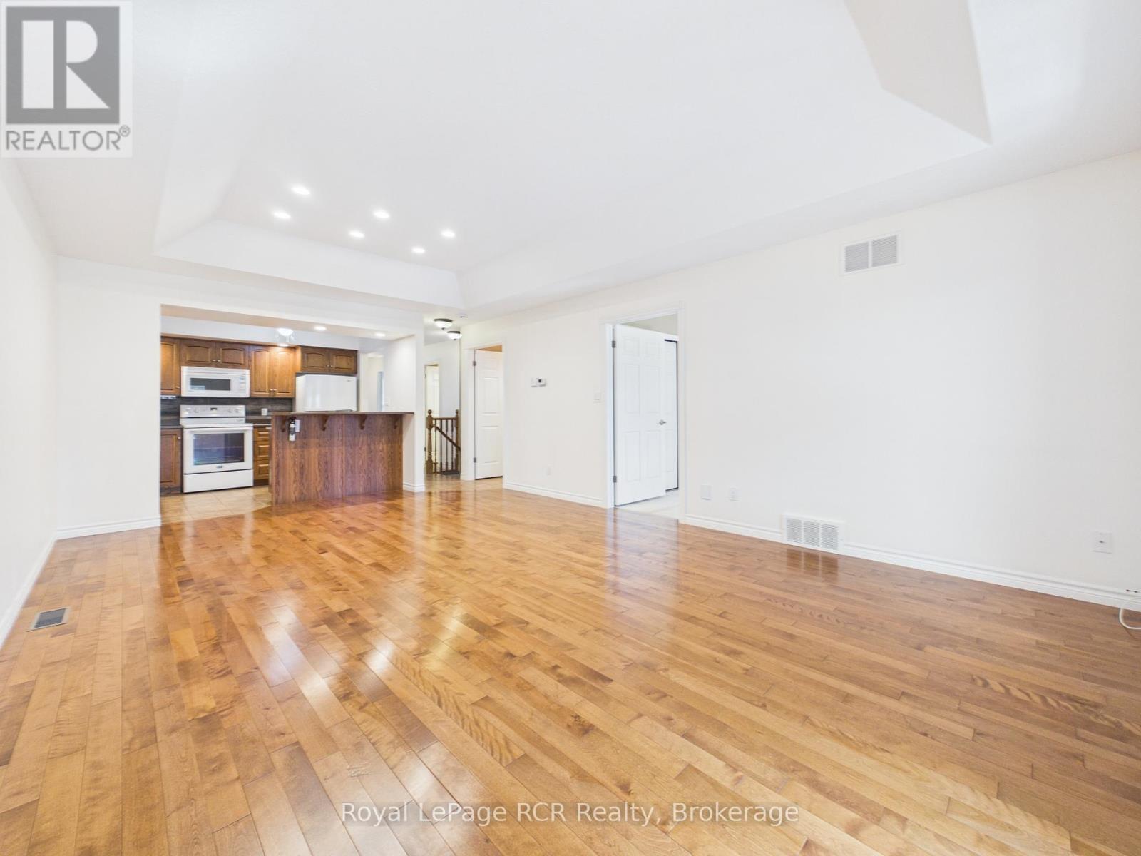 












423 CATHERINE STREET

,
North Huron (Wingham),




Ontario
N0G2W0

