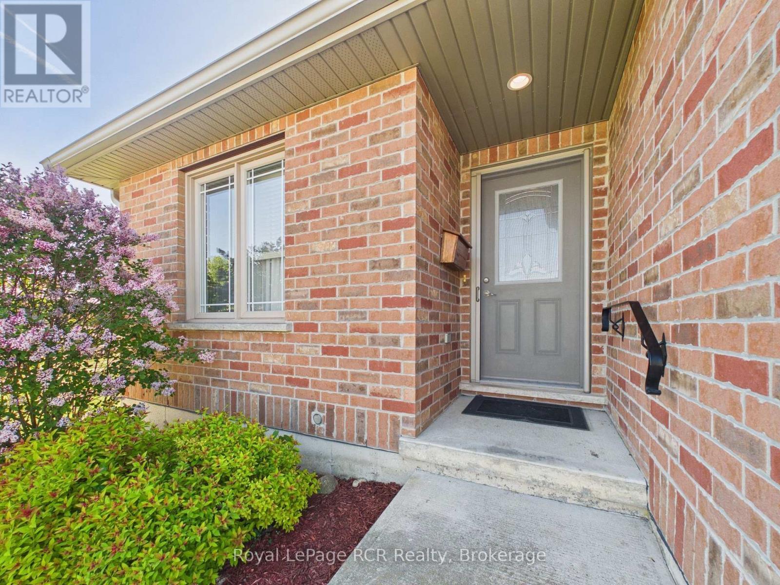 












423 CATHERINE STREET

,
North Huron (Wingham),




Ontario
N0G2W0

