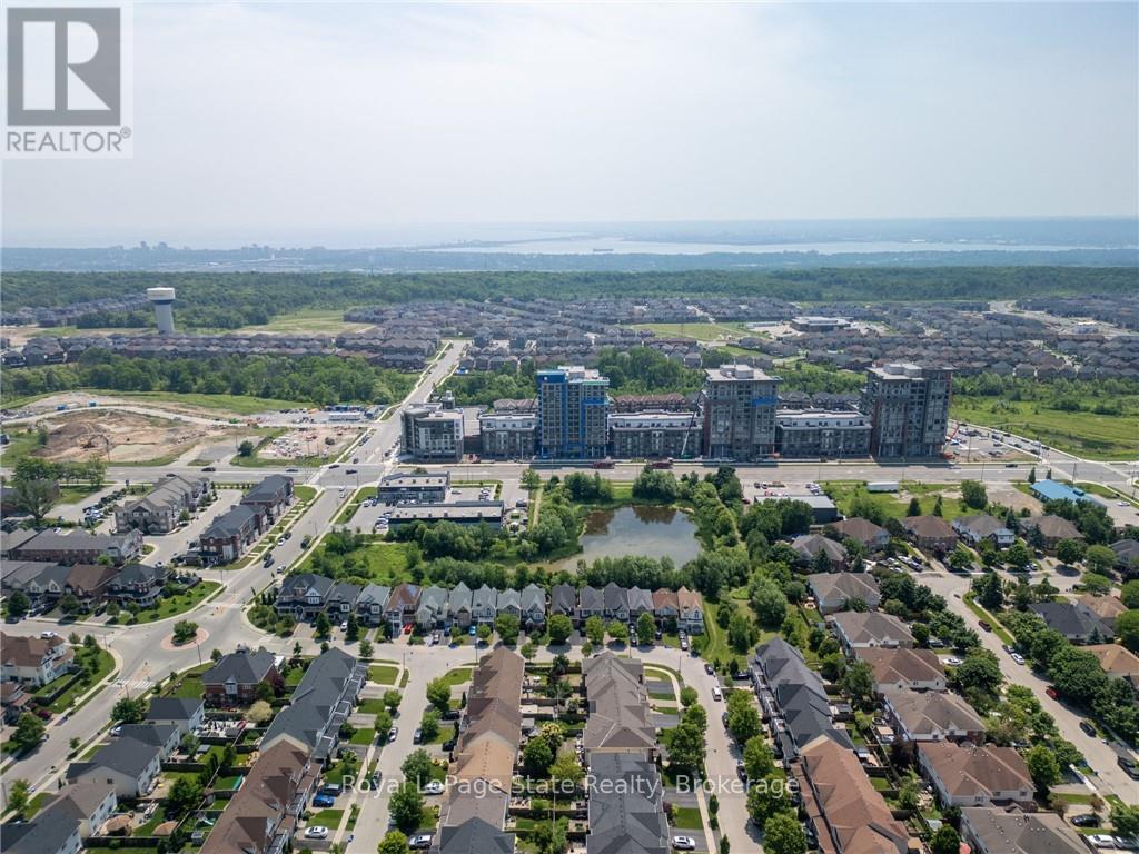 












422 - 470 DUNDAS STREET

,
Hamilton (Waterdown),




Ontario
L8B2A6

