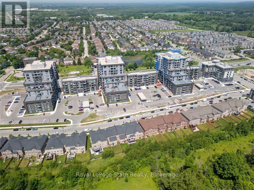 












422 - 470 DUNDAS STREET

,
Hamilton (Waterdown),




Ontario
L8B2A6

