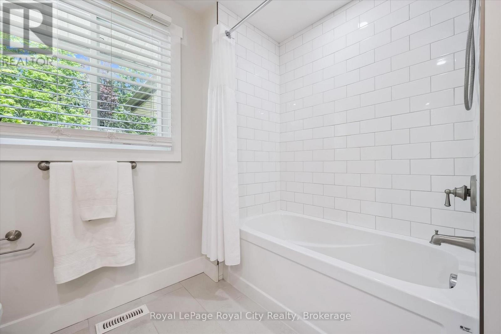 












103 GILKISON STREET

,
Centre Wellington,




Ontario
N0B1S0

