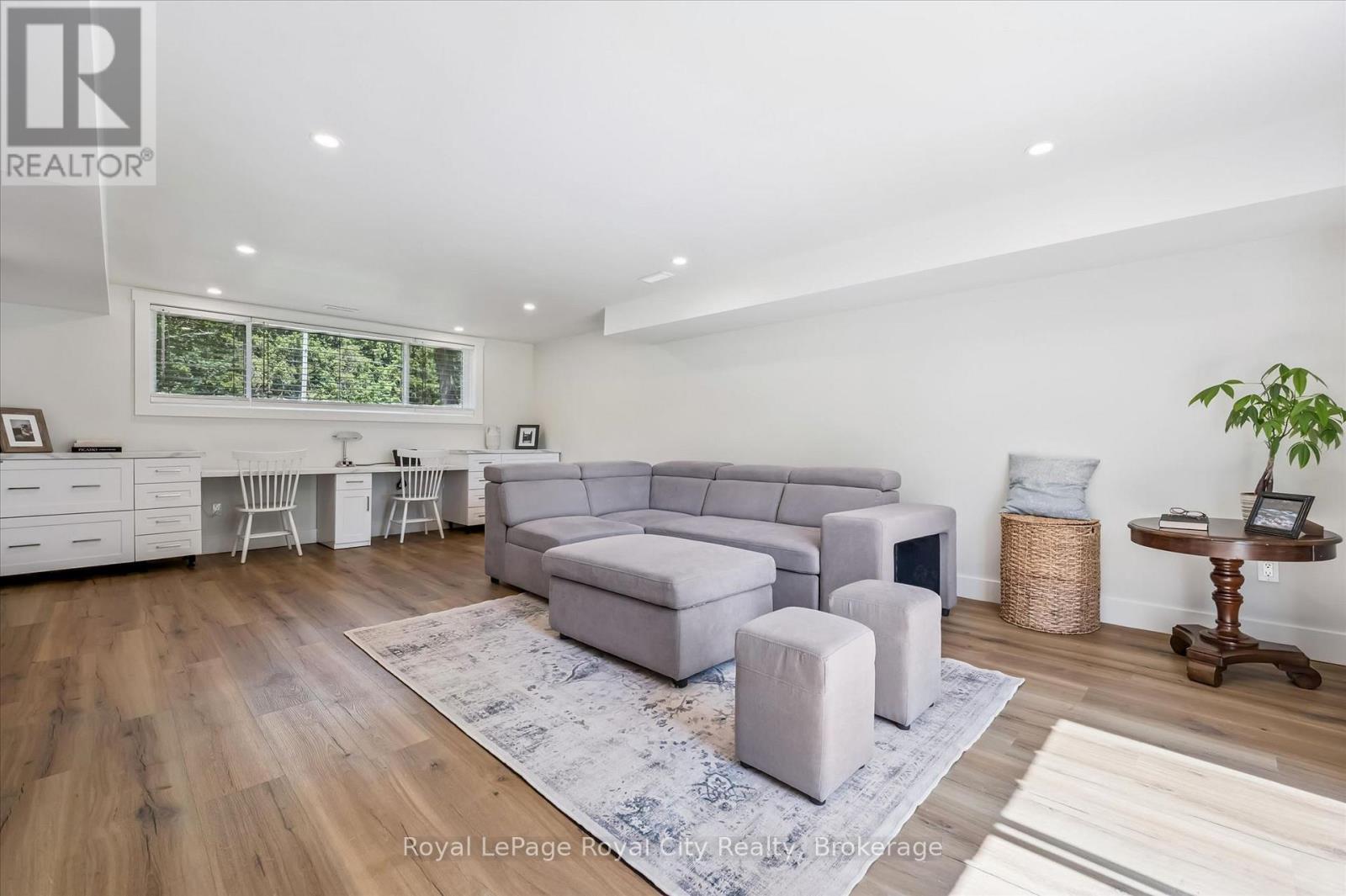 












103 GILKISON STREET

,
Centre Wellington,




Ontario
N0B1S0


