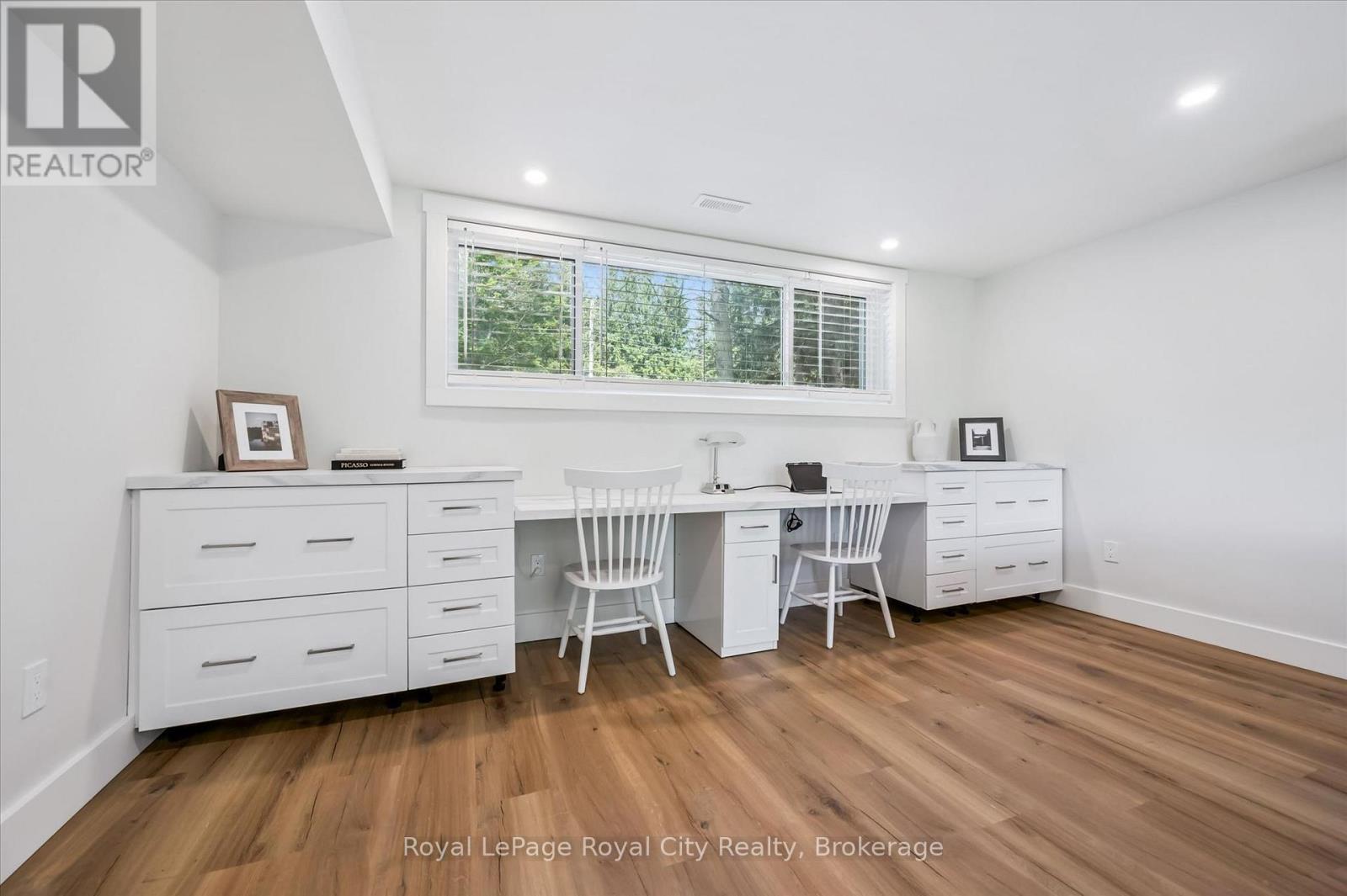












103 GILKISON STREET

,
Centre Wellington,




Ontario
N0B1S0

