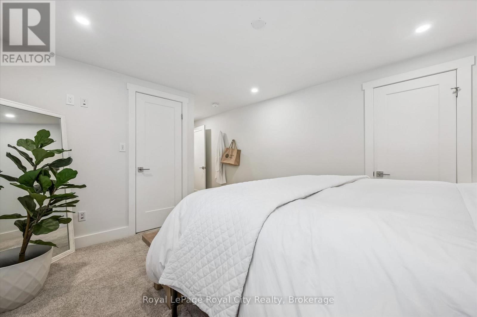 












103 GILKISON STREET

,
Centre Wellington,




Ontario
N0B1S0

