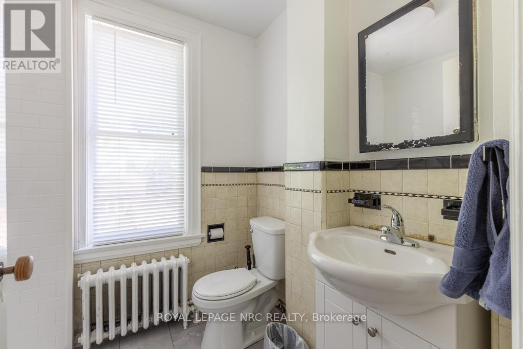 












58 ONTARIO STREET

,
St. Catharines (Downtown),




Ontario
L2R5J4

