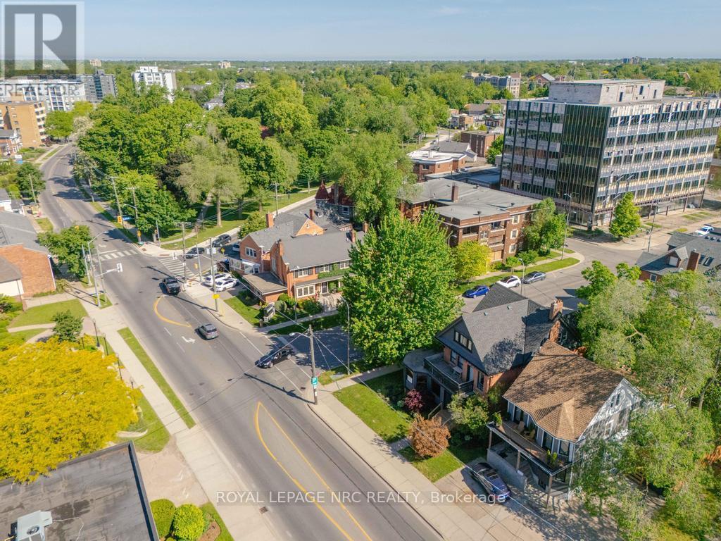 












58 ONTARIO STREET

,
St. Catharines (Downtown),




Ontario
L2R5J4


